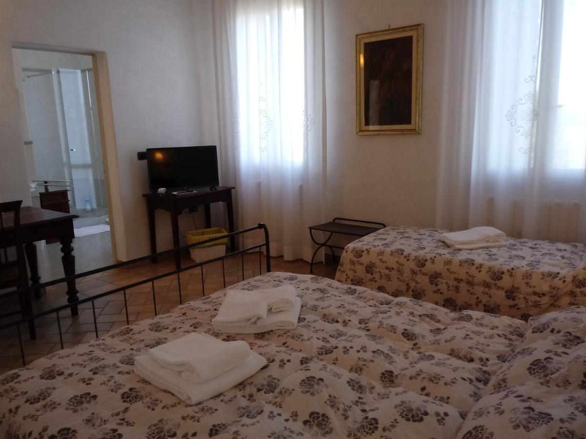 B&B Residence Il Ciliegio , Via Villa Superiore 93 Luzzara Suzzara Exterior photo
